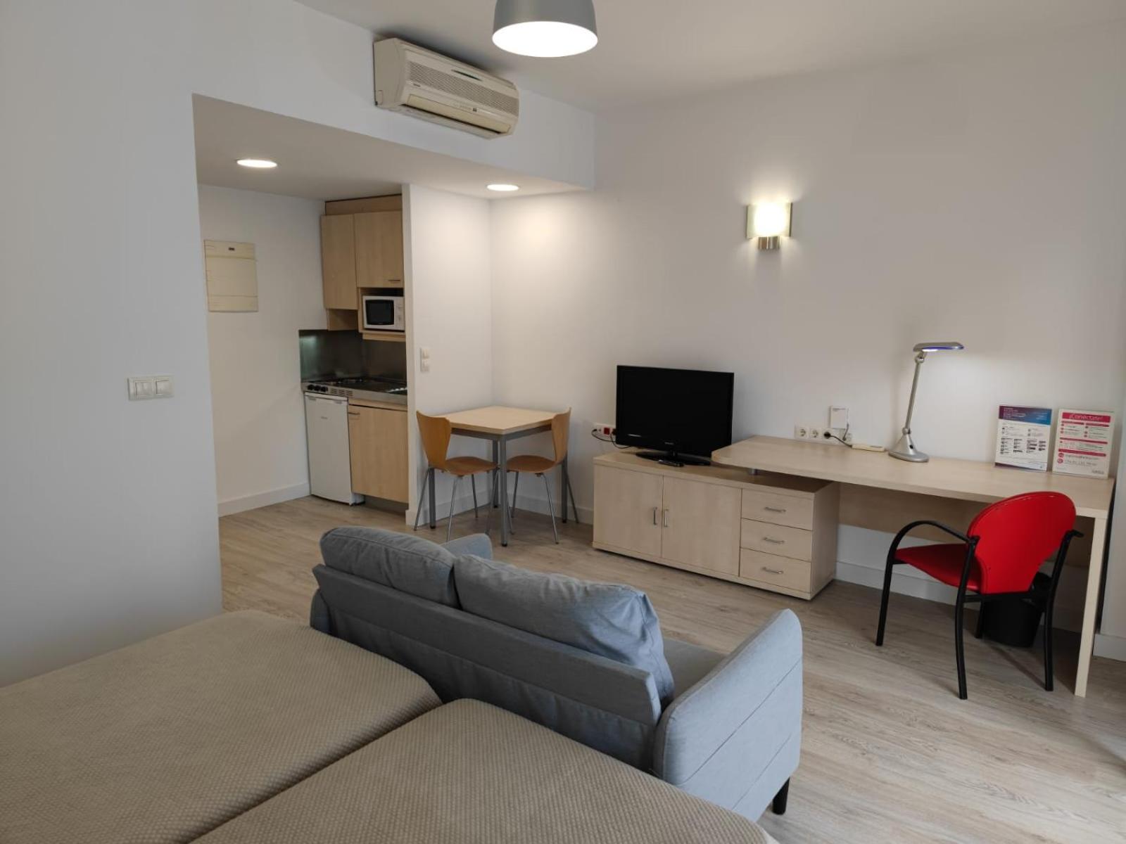 Residencia Universitaria Resa Giner De Los Rios Alcalá de Henares Exterior foto