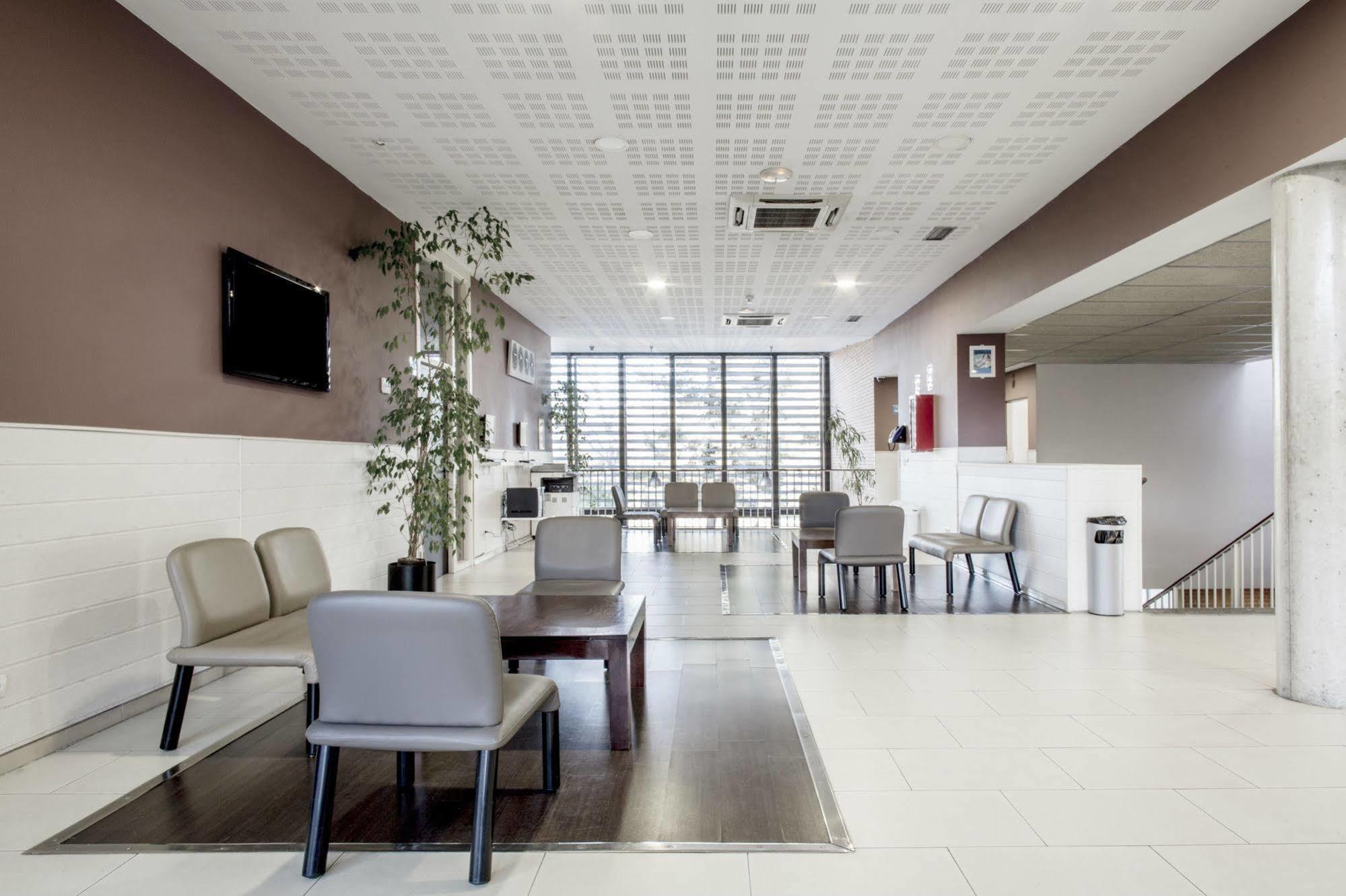 Residencia Universitaria Resa Giner De Los Rios Alcalá de Henares Exterior foto